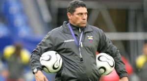 路易斯·费尔南多·苏亚雷斯（2022卡塔尔世界杯哥斯达黎加队主教练）(图1)